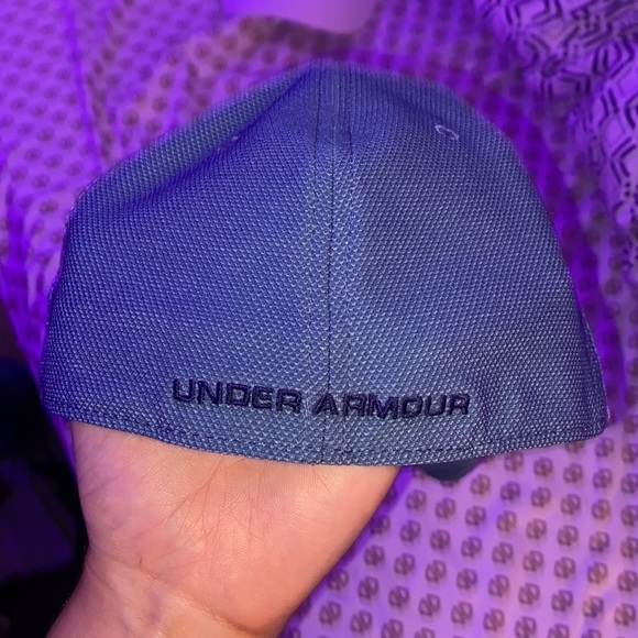 Under armour hat - Picture 2 of 2